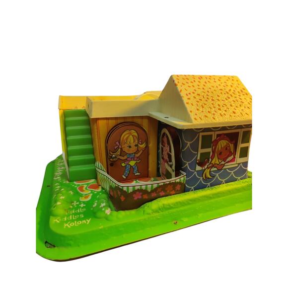 Vintage 1967 Mattel Kiddle Kolony vinyl playhouse - Picture 4 of 9
